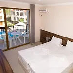 Paradise Bay D8 *