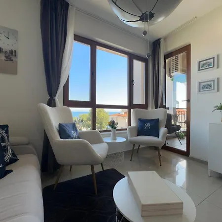 Apartament Paradise Bay D8 *