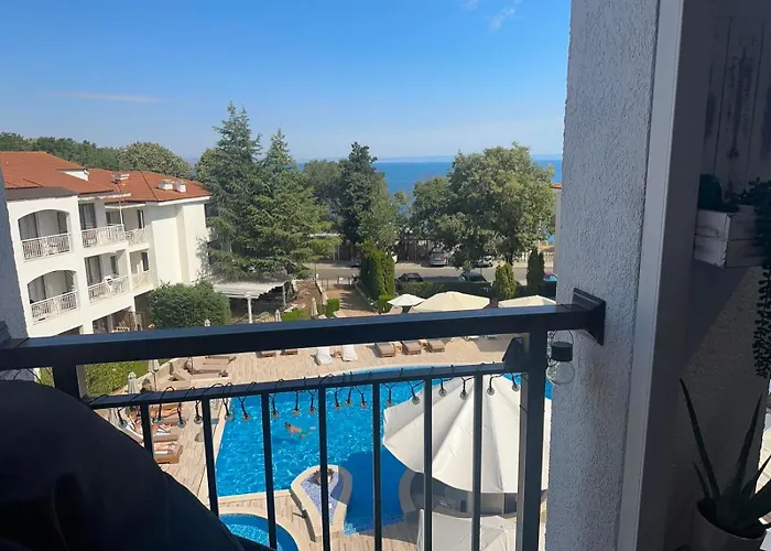 Apartament Paradise Bay D8 *