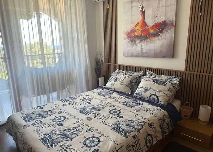 Apartament Paradise Bay D8 *