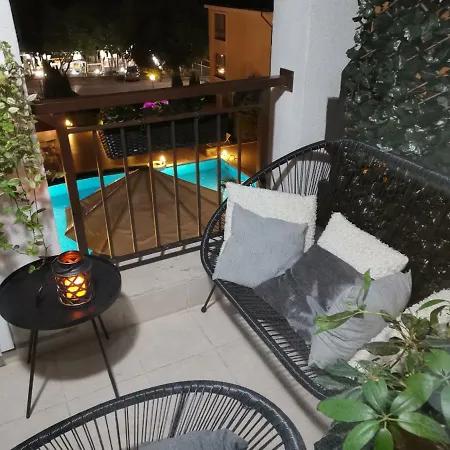 Apartamento Paradise Bay D8 *