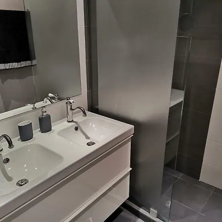 Apartamento Paradise Bay D8 *