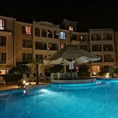 Paradise Bay D8 Apartment *