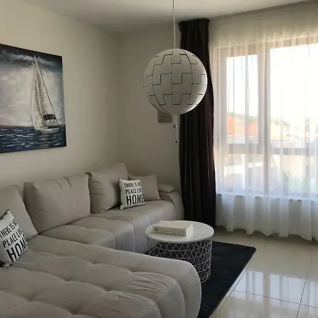 Paradise Bay D8