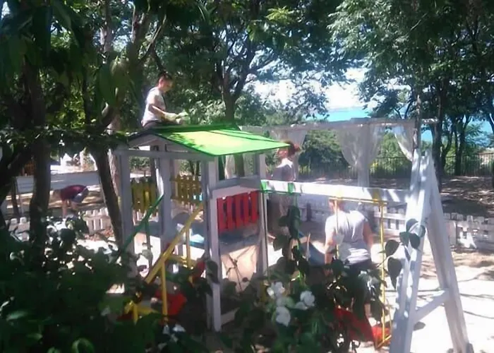 Апартамент Paradise Bay D8 *